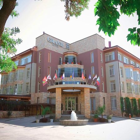 Grand M Hotel Navoiy Buitenkant foto