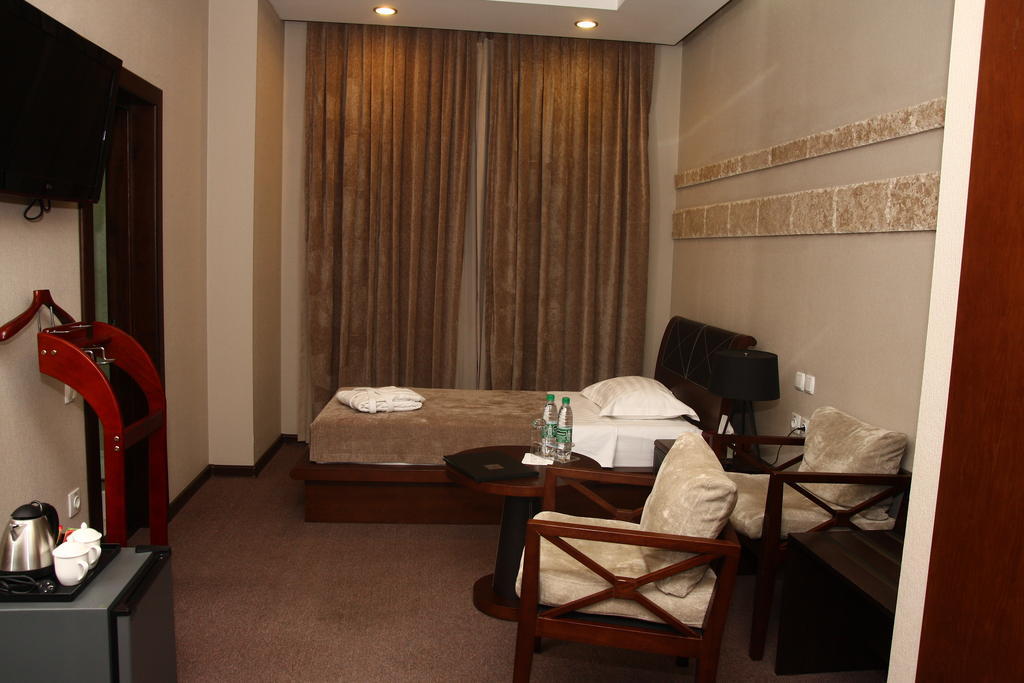 Grand M Hotel Navoiy Kamer foto