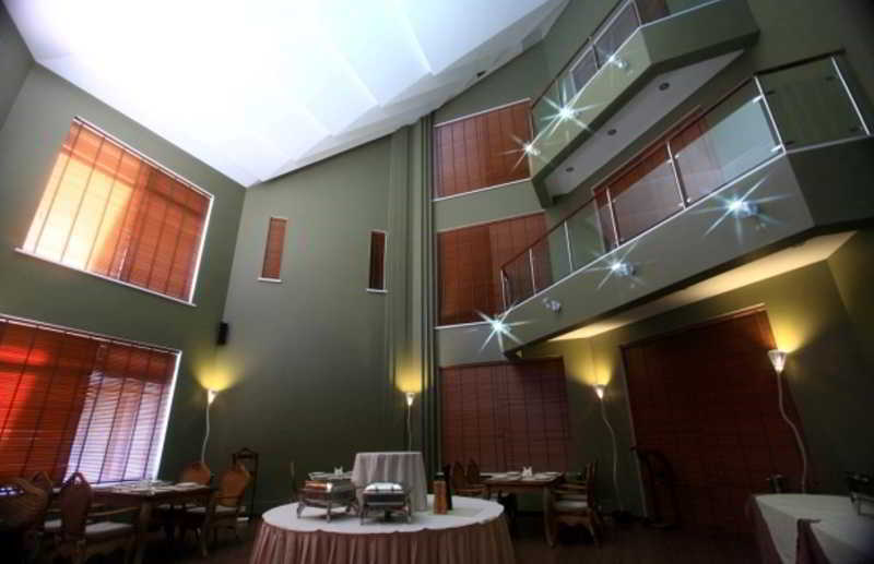 Grand M Hotel Navoiy Buitenkant foto