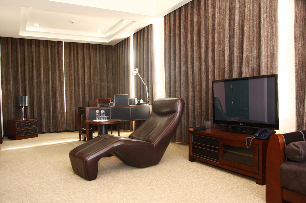 Grand M Hotel Navoiy Kamer foto