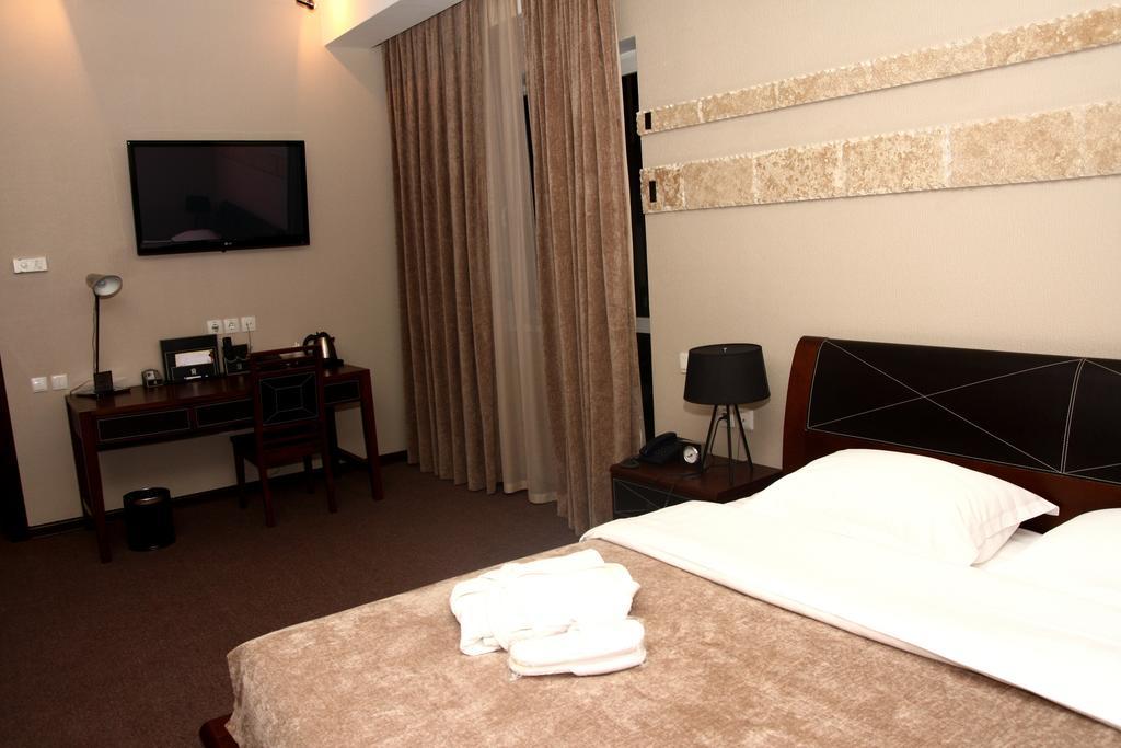 Grand M Hotel Navoiy Kamer foto