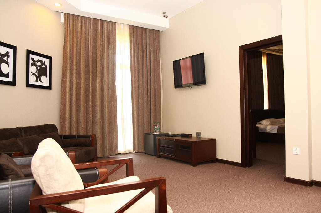 Grand M Hotel Navoiy Kamer foto