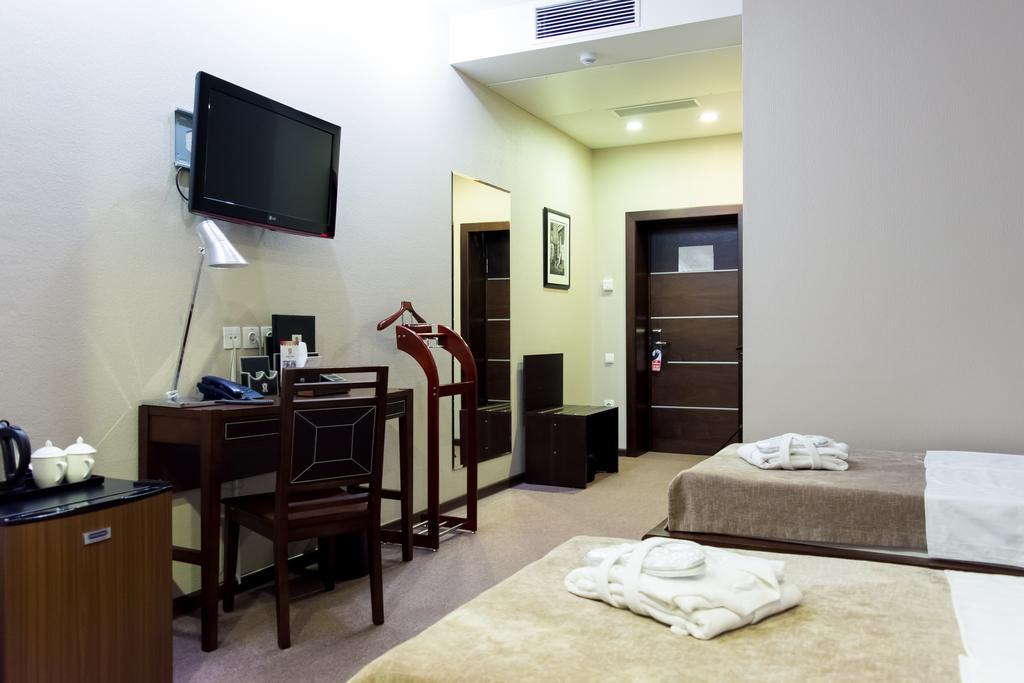 Grand M Hotel Navoiy Buitenkant foto